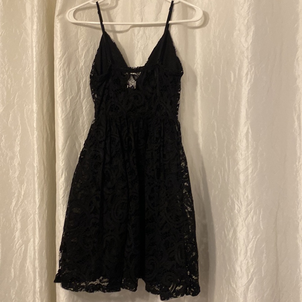 Womens dress - Picture 2 of 3
